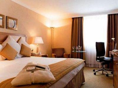 Hotel Leeds By Ihg 4*